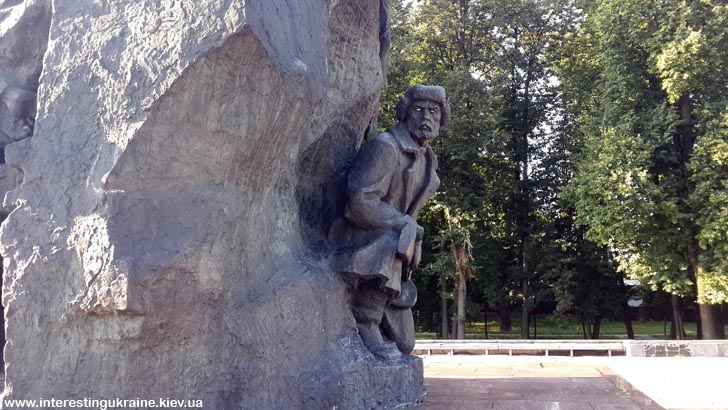 Фрагмент пам'ятника Героям Малинського підпілля